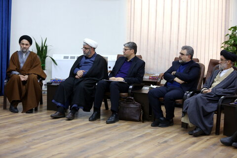 تصاویر/ دیدار اعضای کنگره بزرگداشت آیت الله العظمی بروجردی(ره) با آیت الله اعرافی