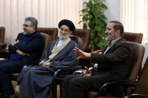 تصاویر/ دیدار اعضای کنگره بزرگداشت آیت الله العظمی بروجردی(ره) با آیت الله اعرافی