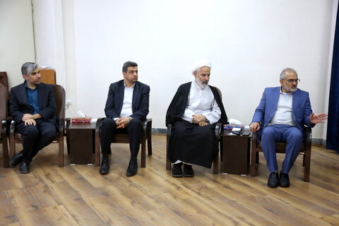 تصاویر/ دیدار اعضای کنگره بزرگداشت آیت الله العظمی بروجردی(ره) با آیت الله اعرافی