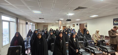ششمین نشست بانوان فعال فرهنگی با حضور نماینده ولی فقیه در استان همدان
