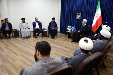 تصاویر/ دیدار مدیر و مسئولین  شبکه های جهانی ولایت با آیت الله اعرافی