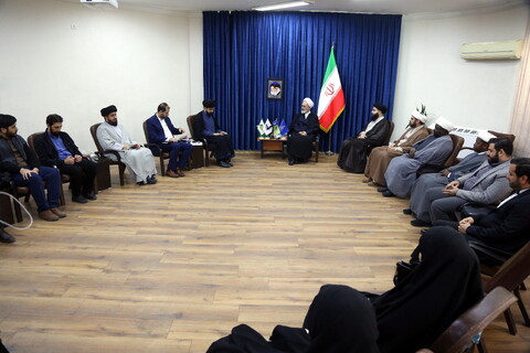 تصاویر/ دیدار مدیر و مسئولین  شبکه های جهانی ولایت با آیت الله اعرافی