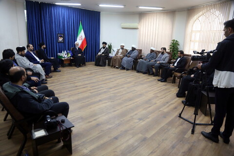 تصاویر/ دیدار مدیر و مسئولین  شبکه های جهانی ولایت با آیت الله اعرافی