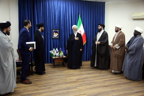 تصاویر/ دیدار مدیر و مسئولین  شبکه های جهانی ولایت با آیت الله اعرافی