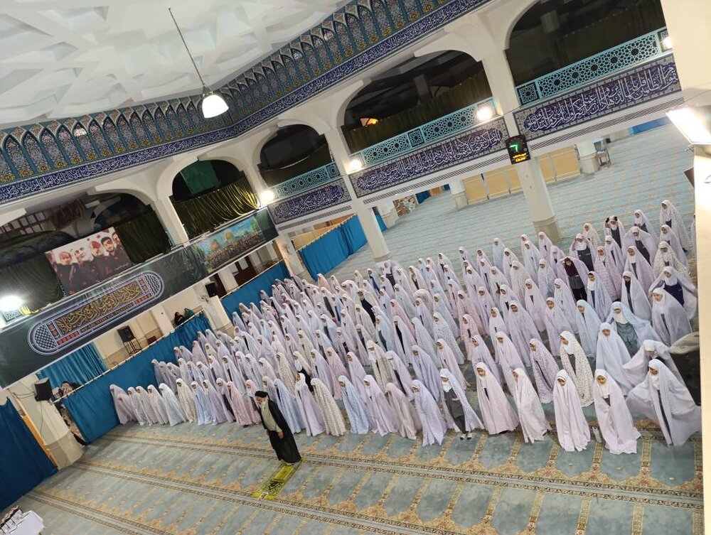 جشن تکلیف ۲۰۰ دختر دانش آموز در خرمشهر