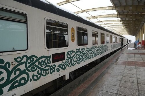 قطار پنج‌ستاره کرمانشاه - مشهد مقدس افتتاح شد+ عکس