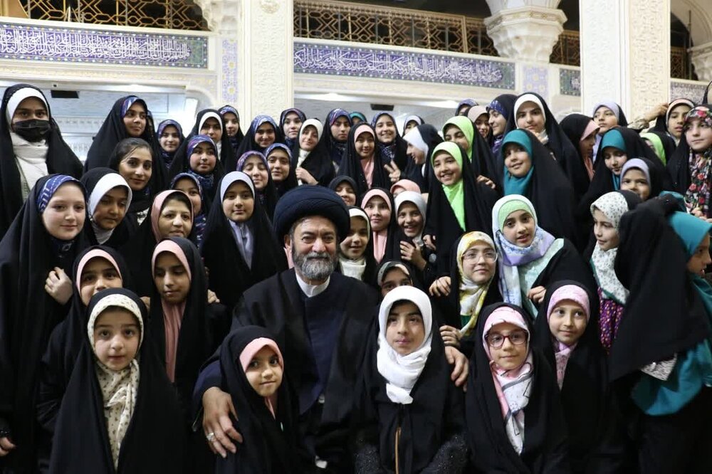 دیدار اعضای کانون های فرهنگی هنری مساجد با امام جمعه اردبیل