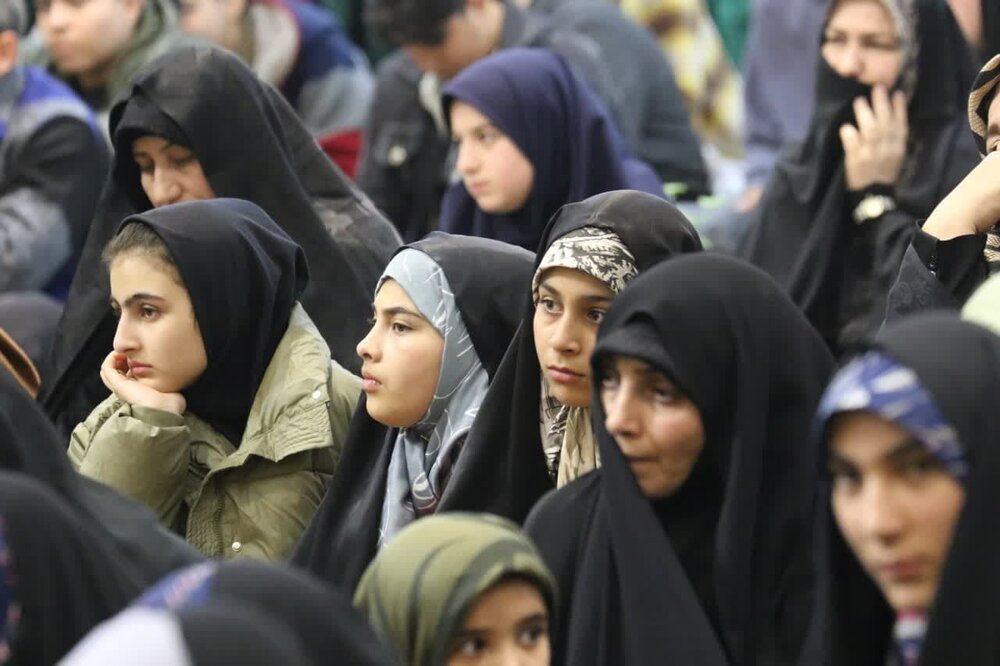 دیدار اعضای کانون های فرهنگی هنری مساجد با امام جمعه اردبیل