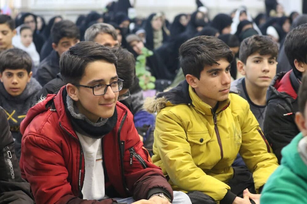 دیدار اعضای کانون های فرهنگی هنری مساجد با امام جمعه اردبیل