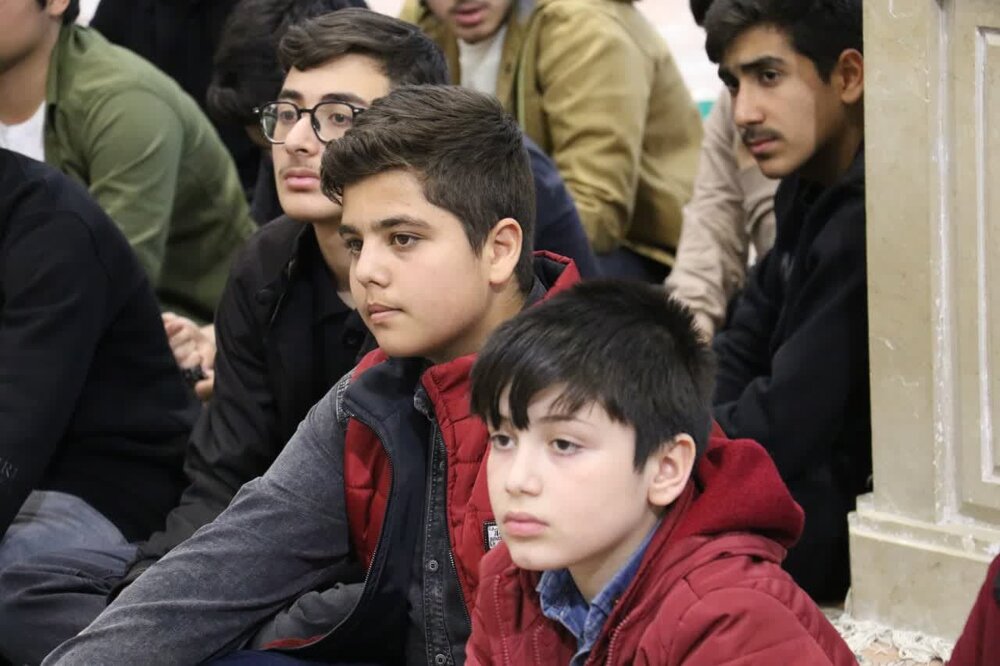 دیدار اعضای کانون های فرهنگی هنری مساجد با امام جمعه اردبیل