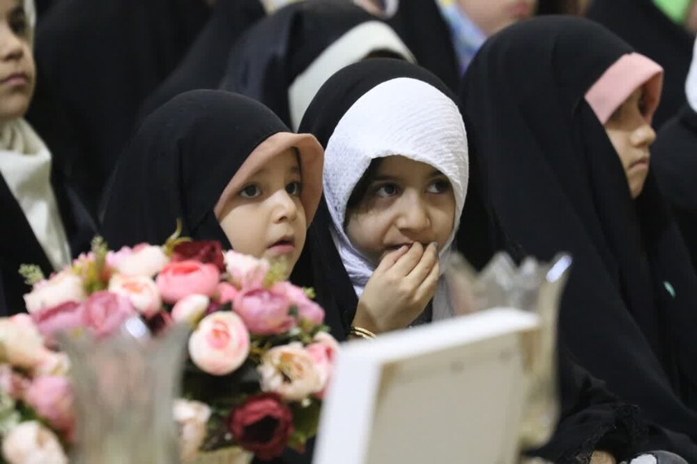 دیدار اعضای کانون های فرهنگی هنری مساجد با امام جمعه اردبیل