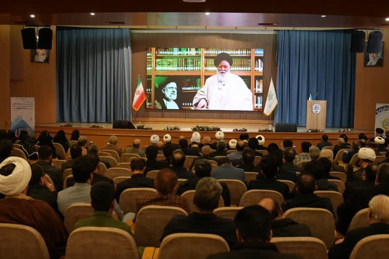 بانو گوهرشاد بانویی مجاهد و خیر که در تاریخ اسلام و تشیع اثرگذار بود