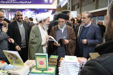 کتاب نهج البلاغه ویژه نوجوانان در اصفهان رونمایی شد + عکس