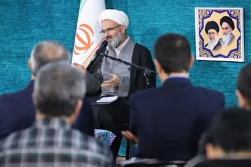 تصاویر/ دیدار رمضانی نماینده ولی فقیه در استان سمنان با جمعی از هنرمندان استان