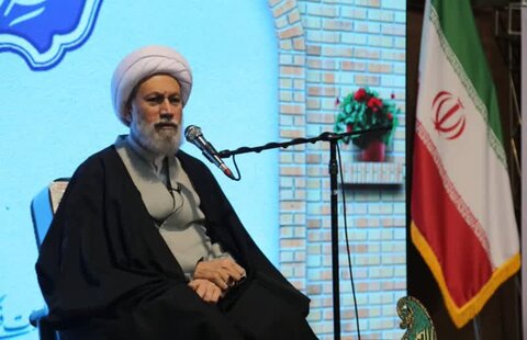 تصاویر| «ضیافت نور» دیدار رمضانی مسئولان و کارکنان برخی از دستگاه های اجرایی با نماینده ولی فقیه در فارس