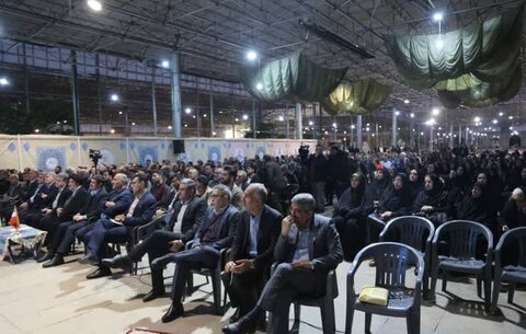 تصاویر| «ضیافت نور» دیدار رمضانی مسئولان و کارکنان برخی از دستگاه های اجرایی با نماینده ولی فقیه در فارس