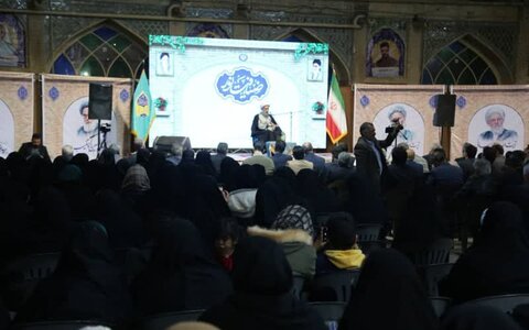 تصاویر| «ضیافت نور» دیدار رمضانی مسئولان و کارکنان برخی از دستگاه های اجرایی با نماینده ولی فقیه در فارس