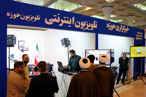 تصاویر/ حال و هوای ششمین روز سی ودومین نمایشگاه بین المللی قرآن کریم