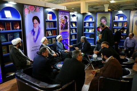 تصاویر/ حال و هوای ششمین روز سی ودومین نمایشگاه بین المللی قرآن کریم