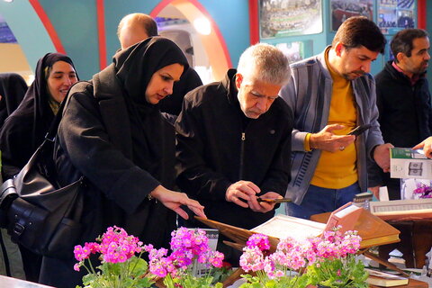 تصاویر/ حال و هوای ششمین روز سی ودومین نمایشگاه بین المللی قرآن کریم