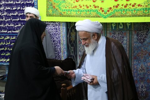 تصاویر / حضور امام جمعه شهرستان آبیک در جمع دانش آموزان دختر