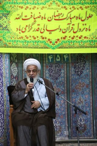 تصاویر / حضور امام جمعه شهرستان آبیک در جمع دانش آموزان دختر