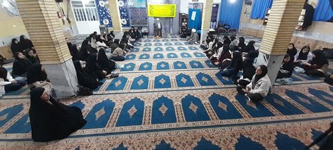 تصاویر / حضور امام جمعه شهرستان آبیک در جمع دانش آموزان دختر
