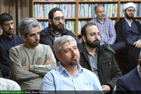 Photos/Ayatollah Khatami visite le centre des médias et du cyberespace du séminaire