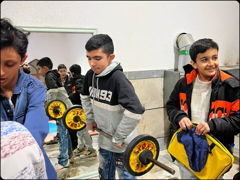 تصاویر/ محفل دانش آموزی انس با قرآن کریم و حوزه گردی و افطاری در مدرسه علمیه امام خمینی گرگان