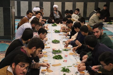 تصاویر/ حضور دانش آموزان شهید آهنگری ارومیه در مدرسه علمیه امام خامنه‌ای ارومیه