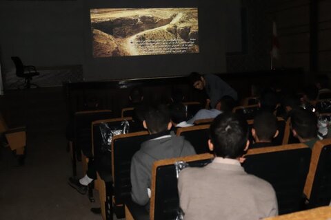 تصاویر/ حضور دانش آموزان شهید آهنگری ارومیه در مدرسه علمیه امام خامنه‌ای ارومیه