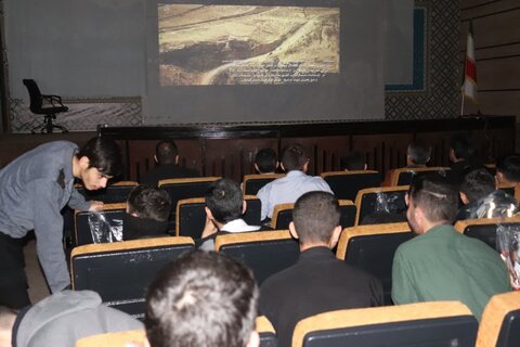 تصاویر/ حضور دانش آموزان شهید آهنگری ارومیه در مدرسه علمیه امام خامنه‌ای ارومیه