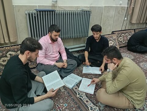 تصاویر/برگزاری جلسه مباحثهمدرسه طلاب علمیه کامیاران