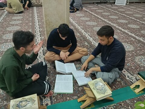 تصاویر/برگزاری جلسه مباحثهمدرسه طلاب علمیه کامیاران