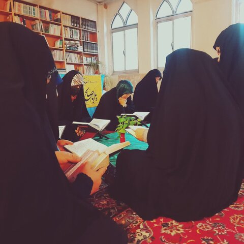 تصاویر/برگزاری مراسم افطاری در مدرسه علمیه الزهرا اراک