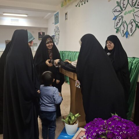 تصاویر/برگزاری مراسم ضیافت افطاری در مدرسه علمیه فاطمیه محلات