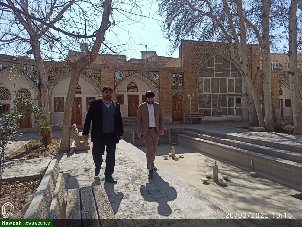 معاون اداری و مالی مرکز مدیریت حوزه علمیه خراسان به اصفهان سفر کرد+ عکس