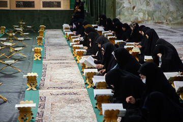 تصاویر/ برپایی محفل «مائده نور» ویژه بانوان در حرم حضرت معصومه(س)