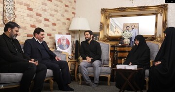 دیدار مشاور و دستیار رهبری با خانواده شهیدان عبداللهی