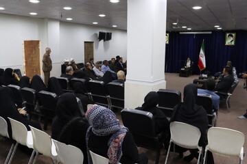 تصاویر/ دیدار جمعی از خانواده شهدا و ایثارگران اهواز با نماینده ولی فقیه در خوزستان