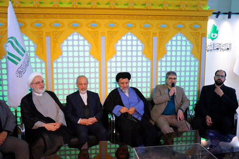 تصاویر/ قرعه کشی تبرکات عتبه حسینیه در سی و دومین نمایشگاه بین المللی قرآن کریم