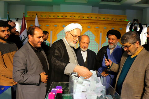 تصاویر/ قرعه کشی تبرکات عتبه حسینیه در سی و دومین نمایشگاه بین المللی قرآن کریم