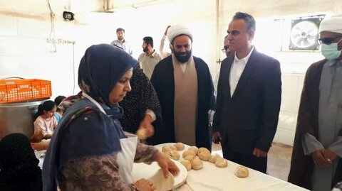 تصاویر/ طرح پخت نان مهربانی در سیراف
