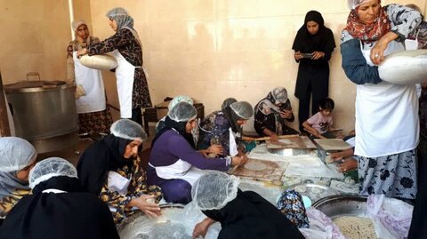 تصاویر/ طرح پخت نان مهربانی در سیراف