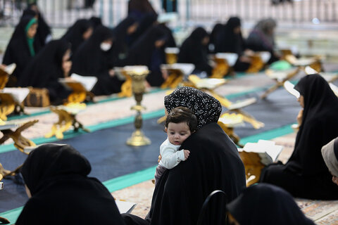 برپایی محفل «مائده نور» ویژه بانوان در حرم حضرت معصومه(س)