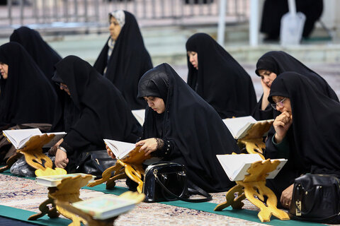 برپایی محفل «مائده نور» ویژه بانوان در حرم حضرت معصومه(س)