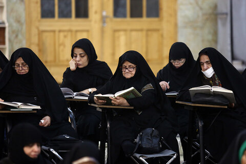 برپایی محفل «مائده نور» ویژه بانوان در حرم حضرت معصومه(س)