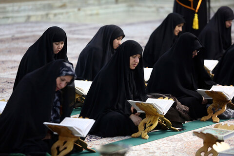 برپایی محفل «مائده نور» ویژه بانوان در حرم حضرت معصومه(س)