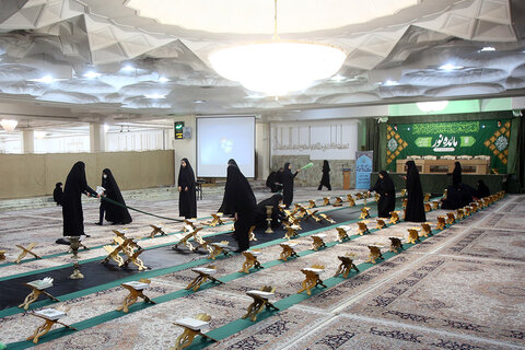 برپایی محفل «مائده نور» ویژه بانوان در حرم حضرت معصومه(س)