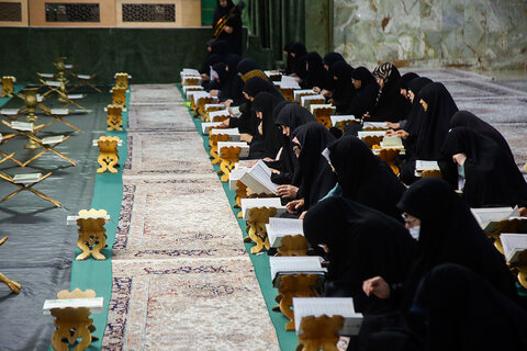 برپایی محفل «مائده نور» ویژه بانوان در حرم حضرت معصومه(س)